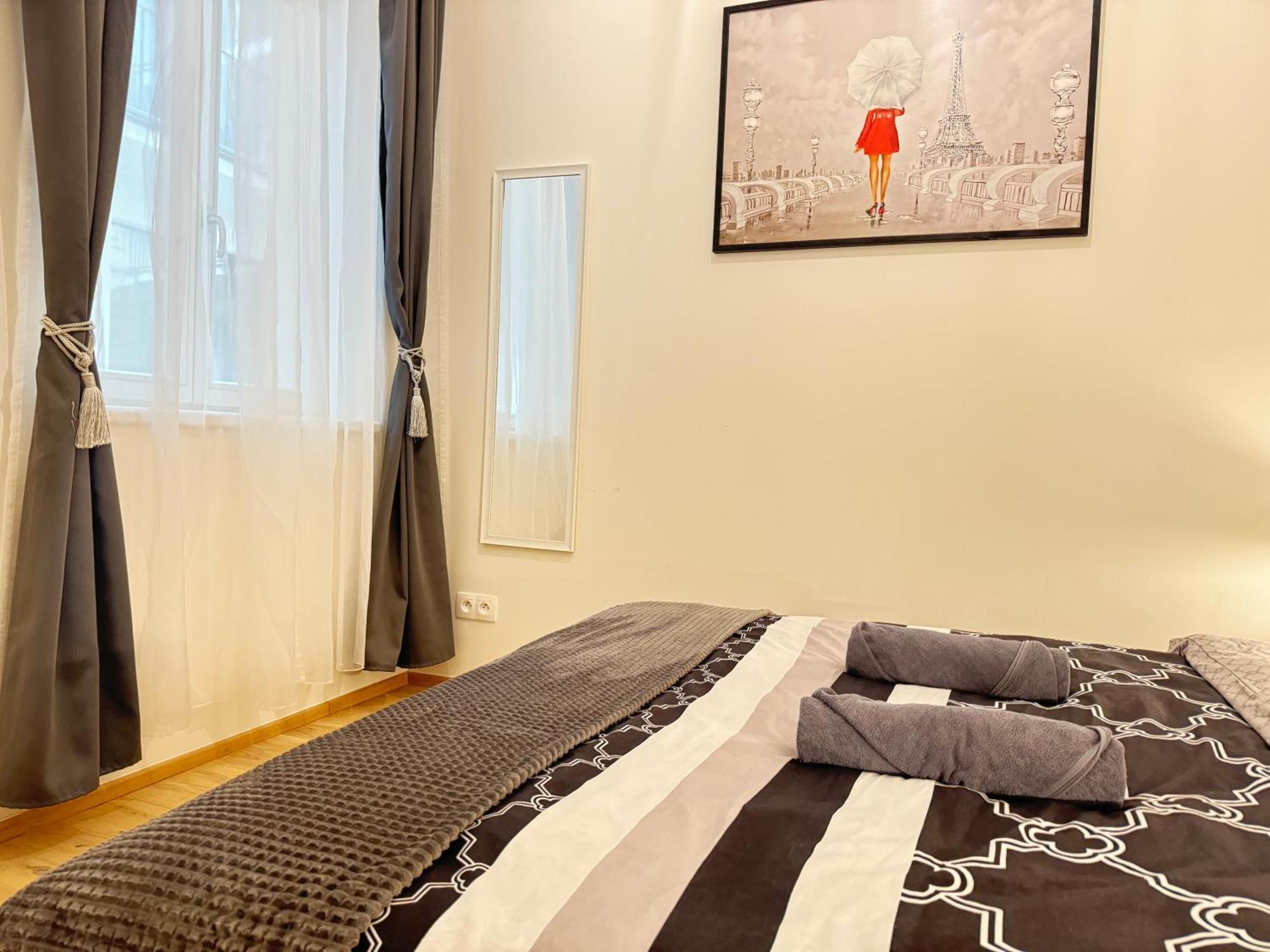Free Parking - Cozy Apartment Near Vysehrad Railway Bridge Prague Luaran gambar