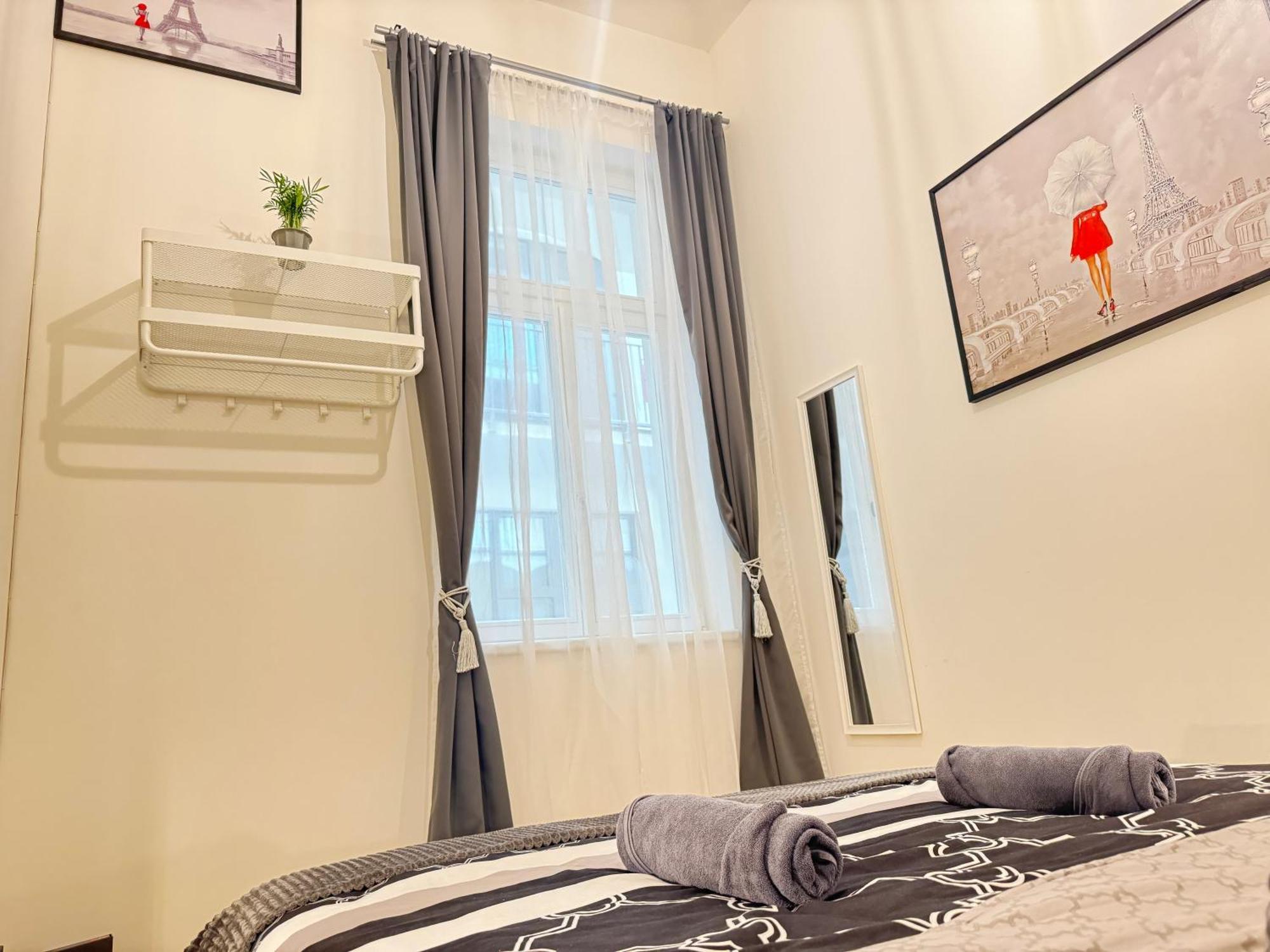 Free Parking - Cozy Apartment Near Vysehrad Railway Bridge Prague Luaran gambar
