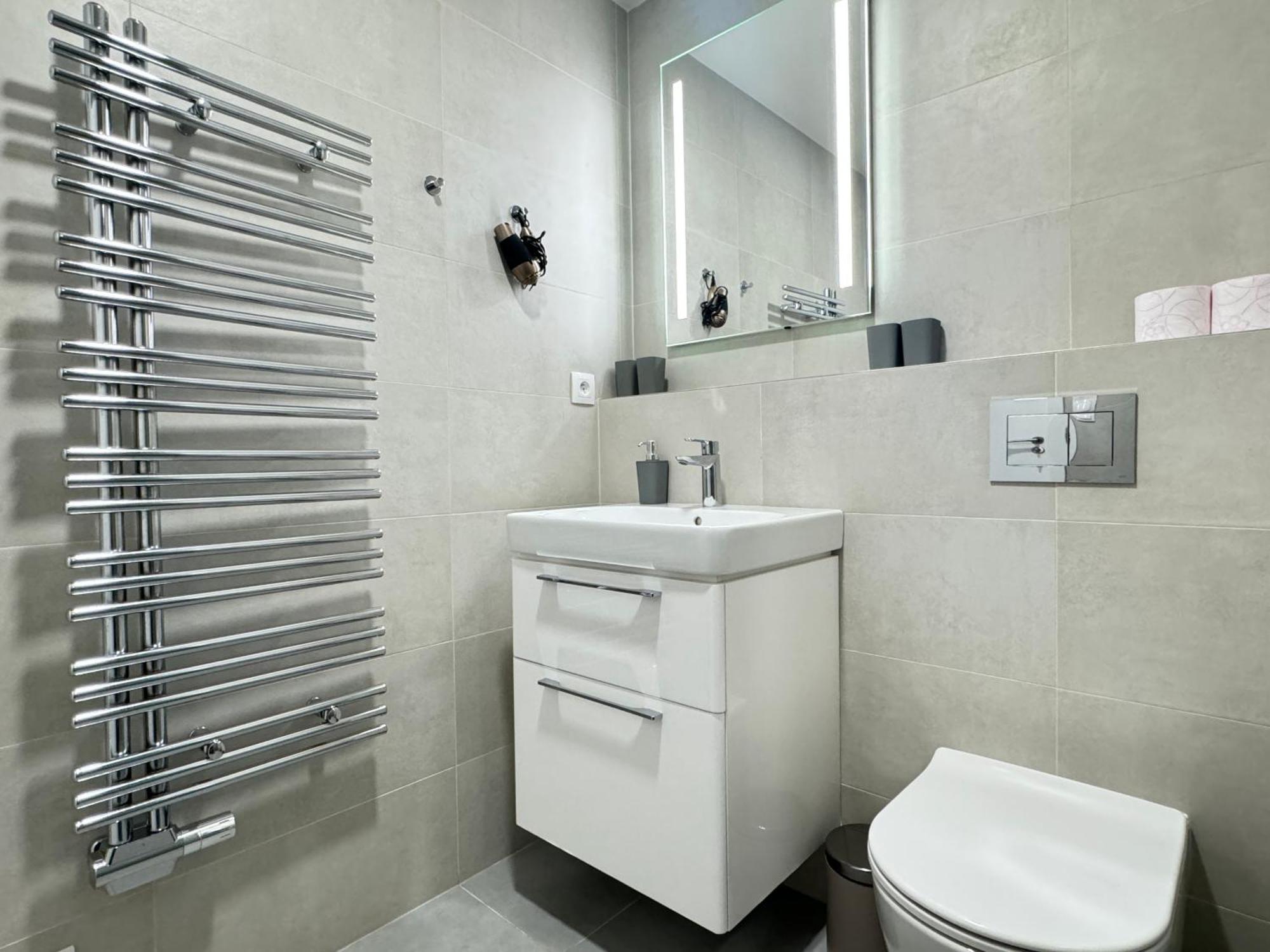 Free Parking - Cozy Apartment Near Vysehrad Railway Bridge Prague Luaran gambar
