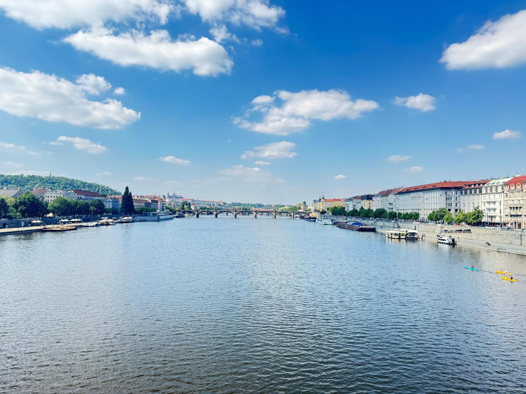 Free Parking - Cozy Apartment Near Vysehrad Railway Bridge Prague Luaran gambar