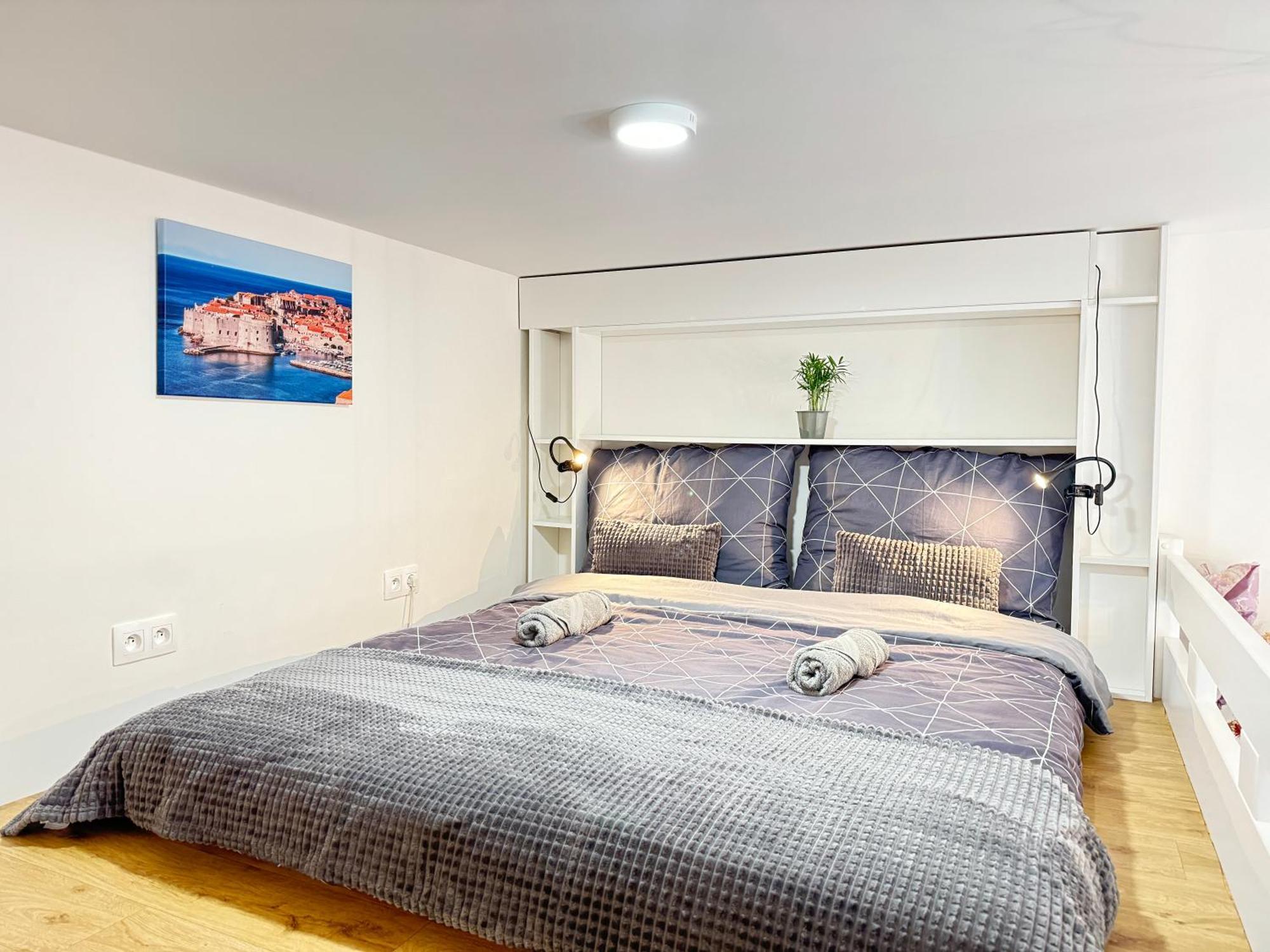 Free Parking - Cozy Apartment Near Vysehrad Railway Bridge Prague Luaran gambar